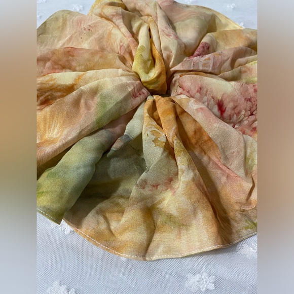 Add in bundle for total $15！Handmade Unique Hair Scrunchie Floral Pattern XL - Picture 3 of 7